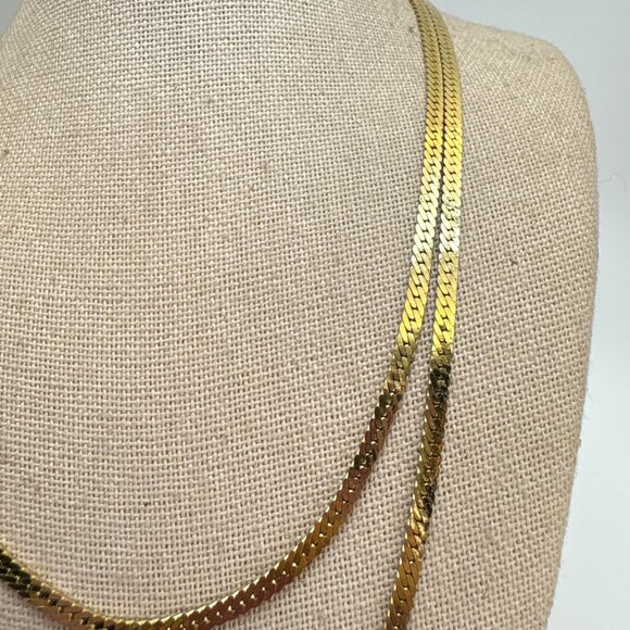 VTG Gold Tone Curb Link Chain Necklace Spring Ring Clasp Size 30" Length - Picture 2 of 15